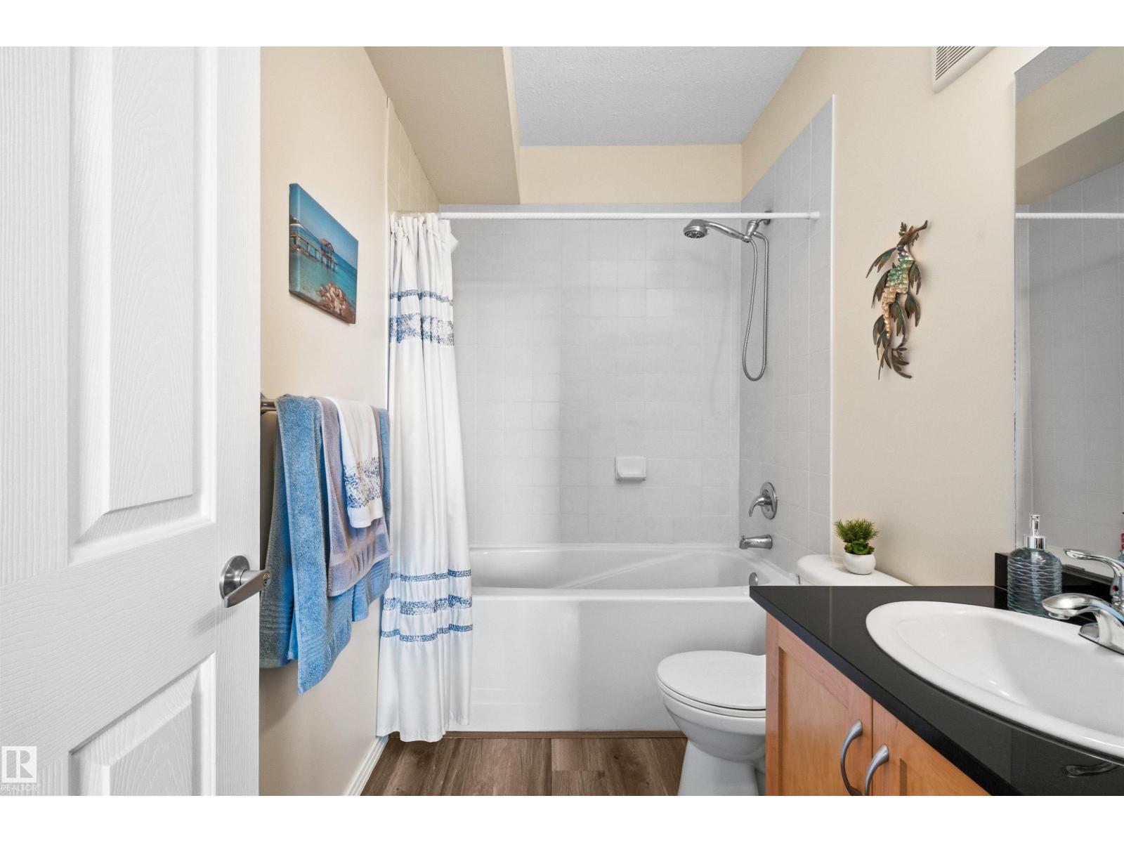 #215 9507 101 AV NW - 36