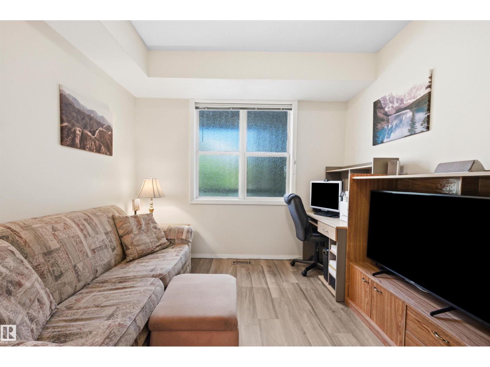 #215 9507 101 AV NW - 38