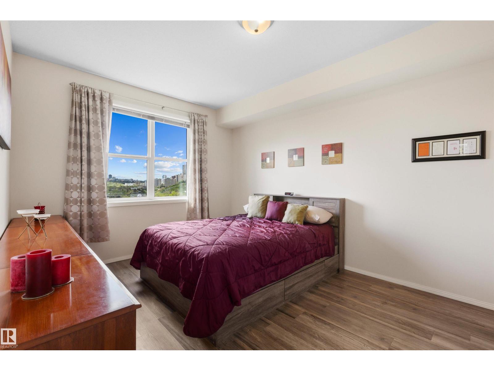 #215 9507 101 AV NW - 32