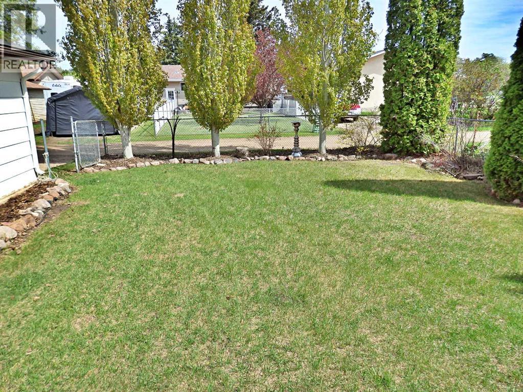 5204 57A Street - photo 4