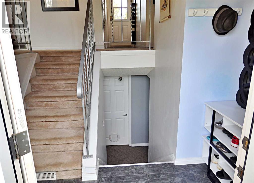 5204 57A Street — photo 9