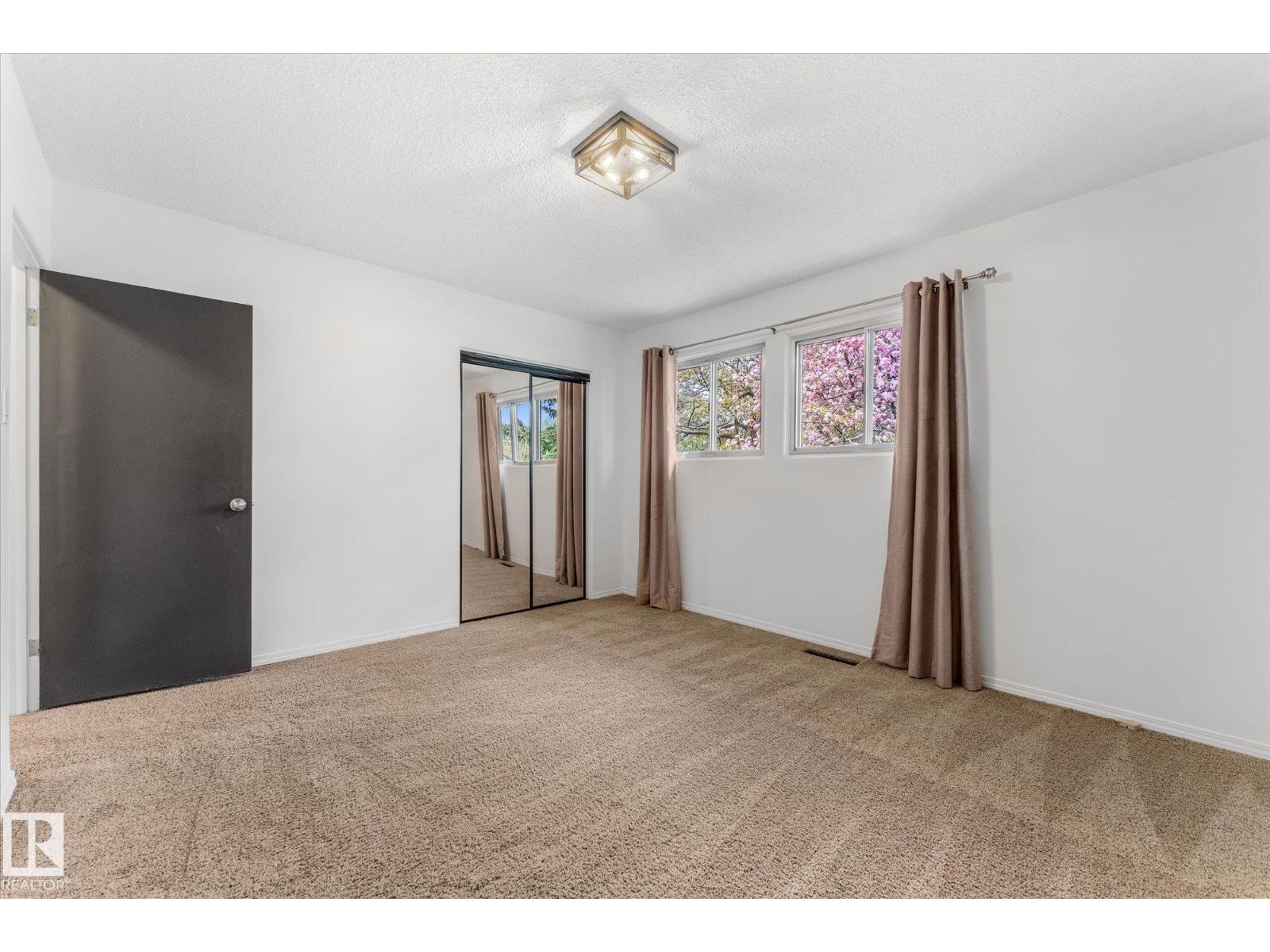 8911 149 ST NW - 16