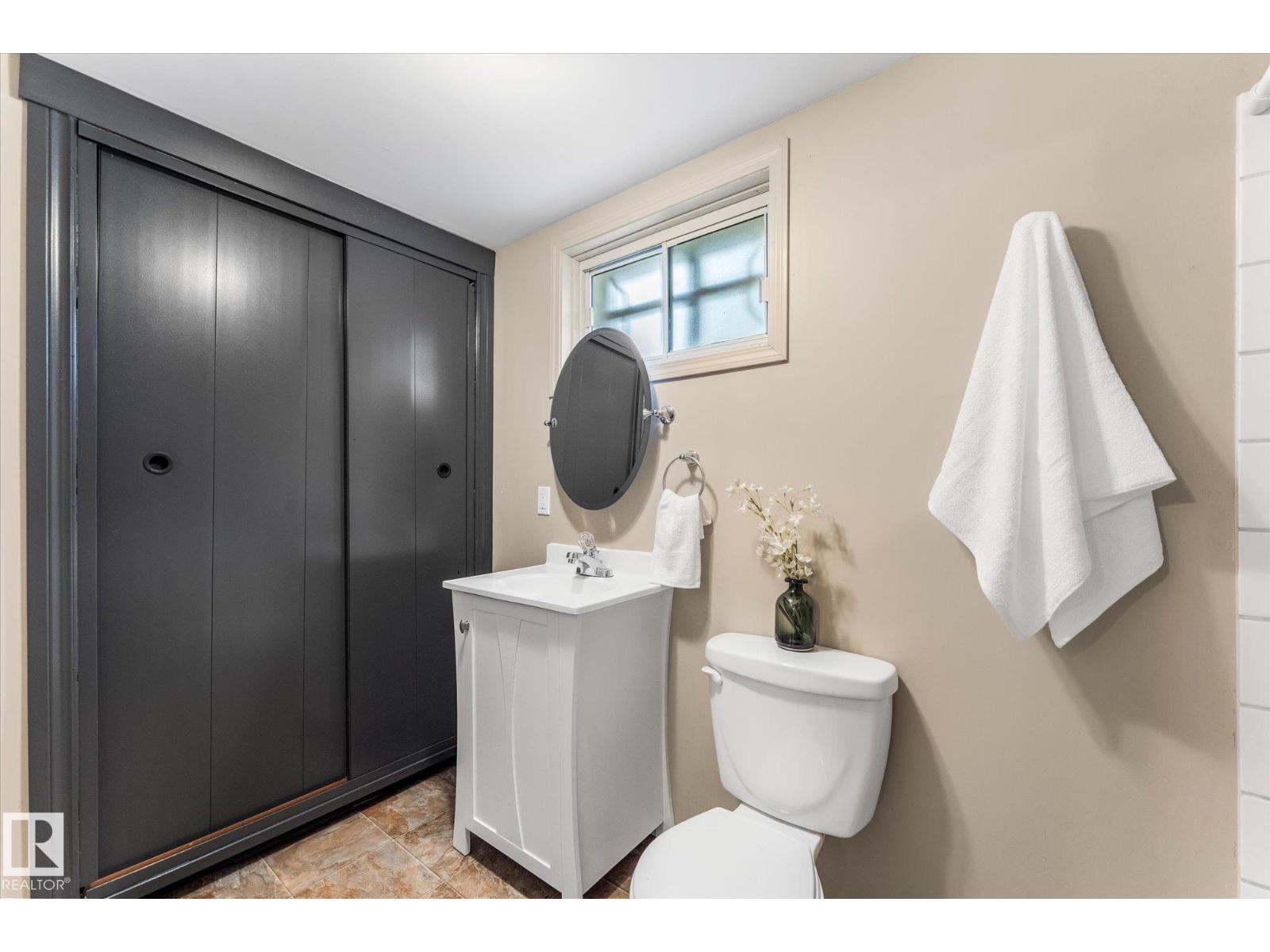 8911 149 ST NW - 38