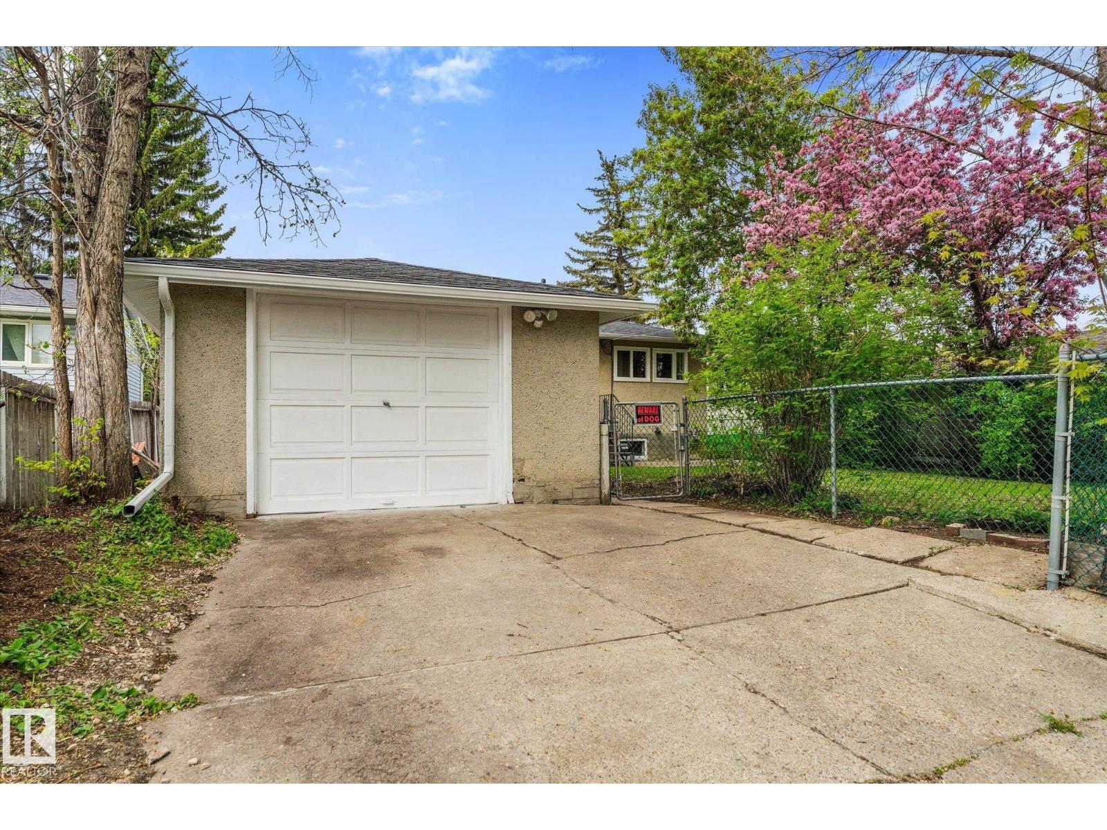 8911 149 ST NW - 48