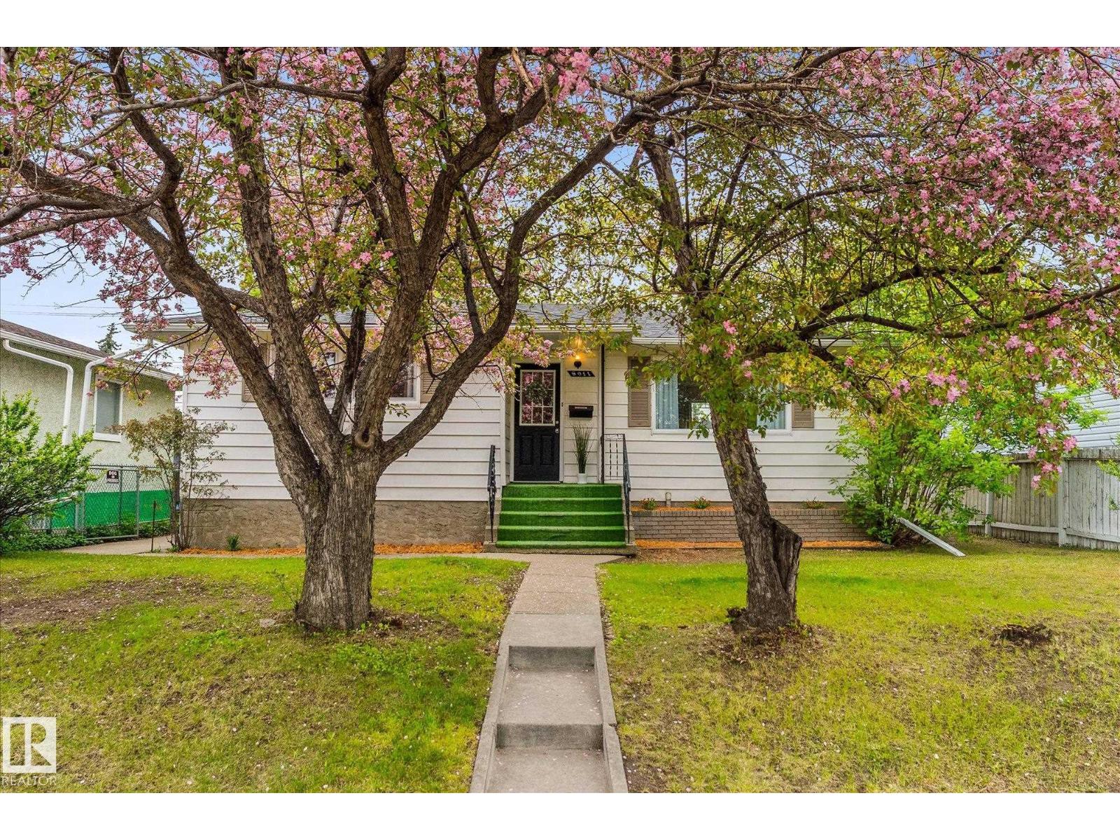 8911 149 ST NW - 49