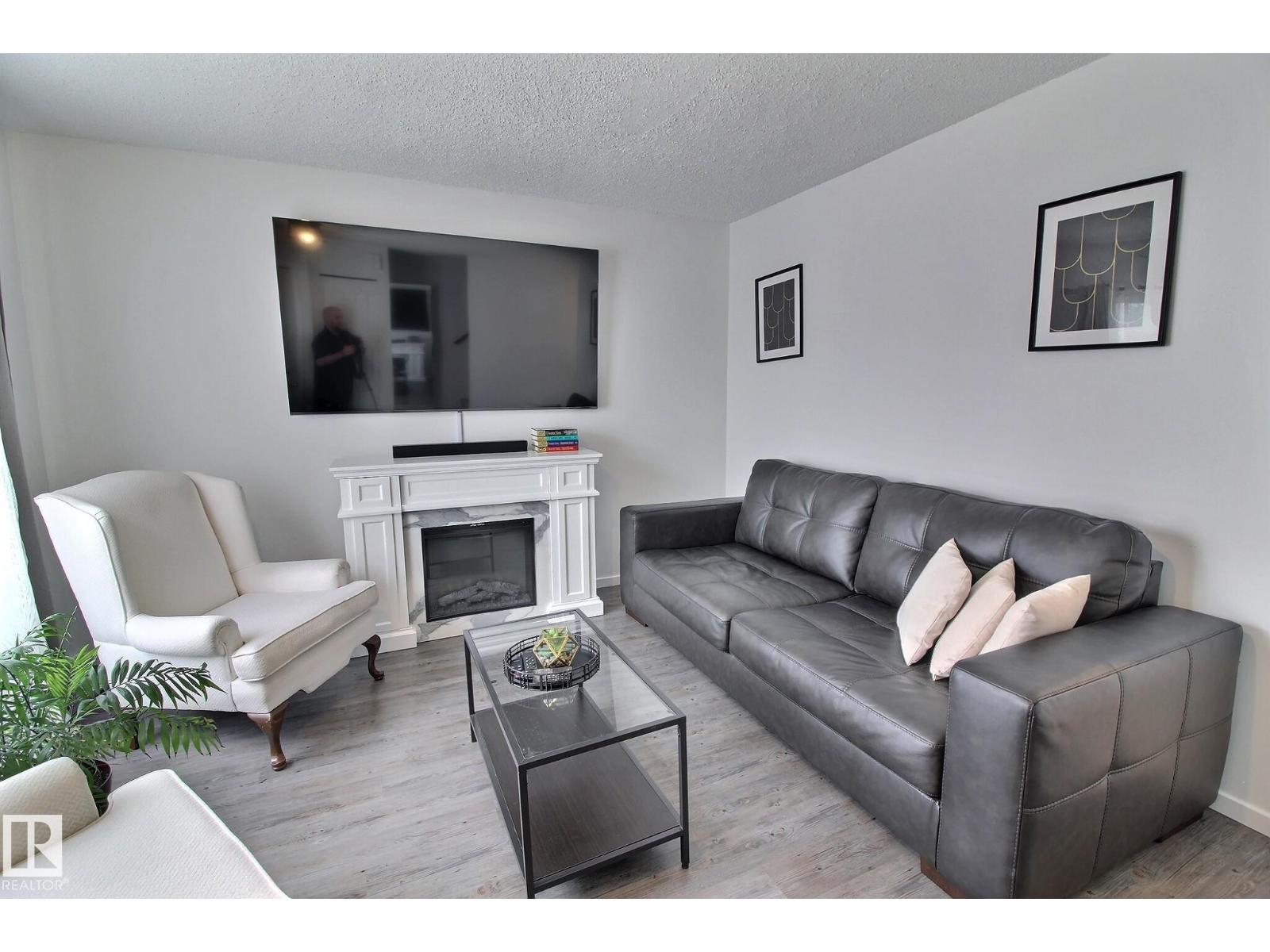 #701 610 KING ST - Image 2
