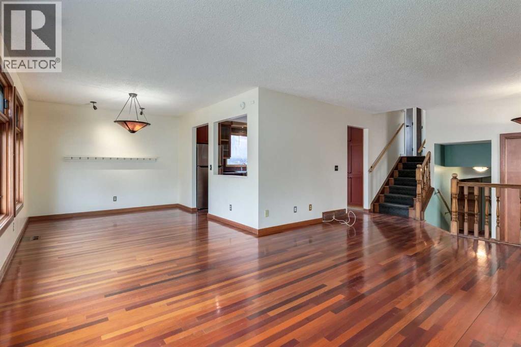 80 Macewan Glen Road NW - 4