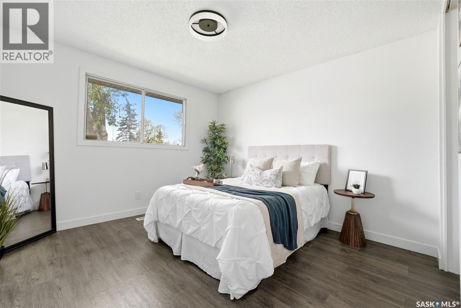 #127 Mackenzie WAY - 10