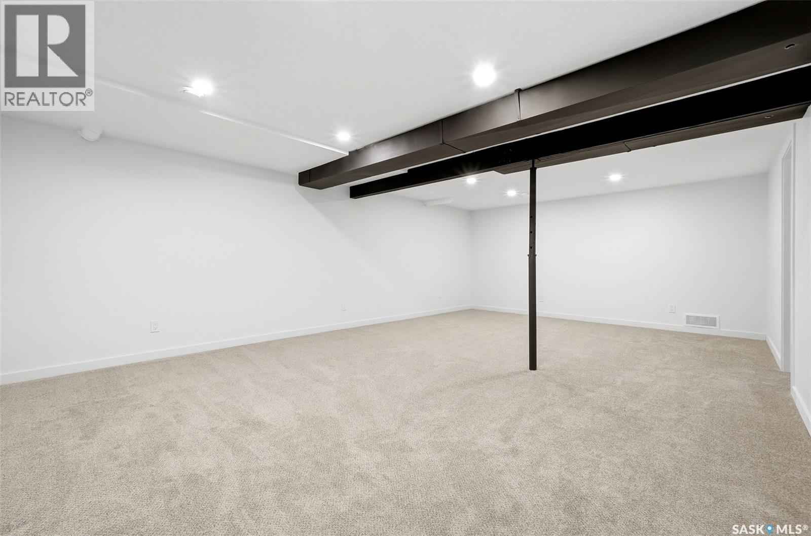 #127 Mackenzie WAY - 17