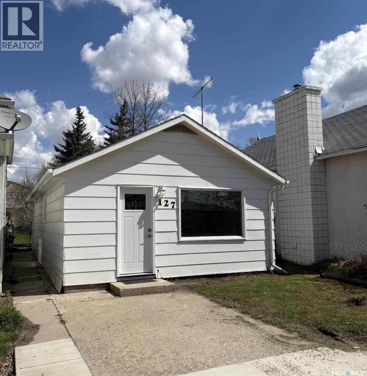 127 2nd AVENUE W - 1