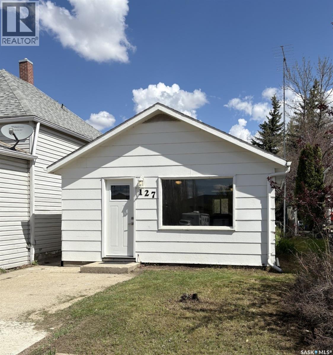 127 2nd AVENUE W - Image 2