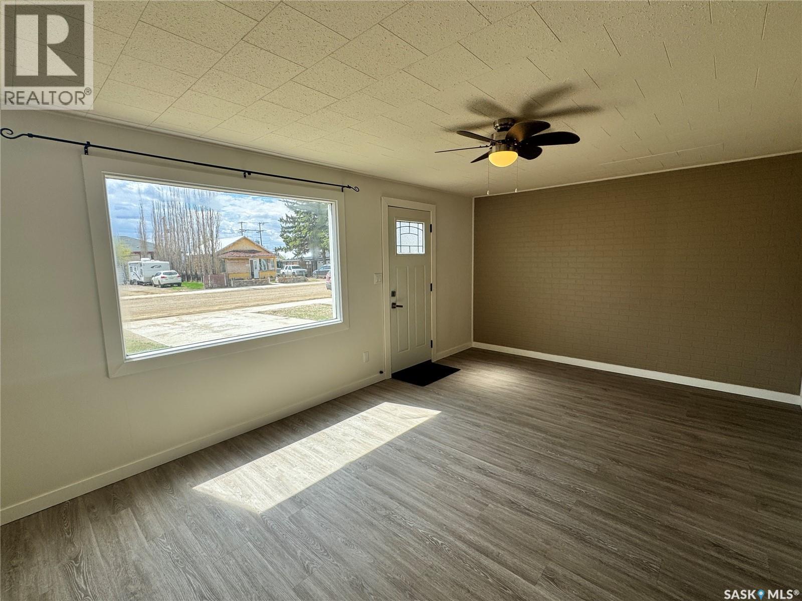 127 2nd AVENUE W - 4