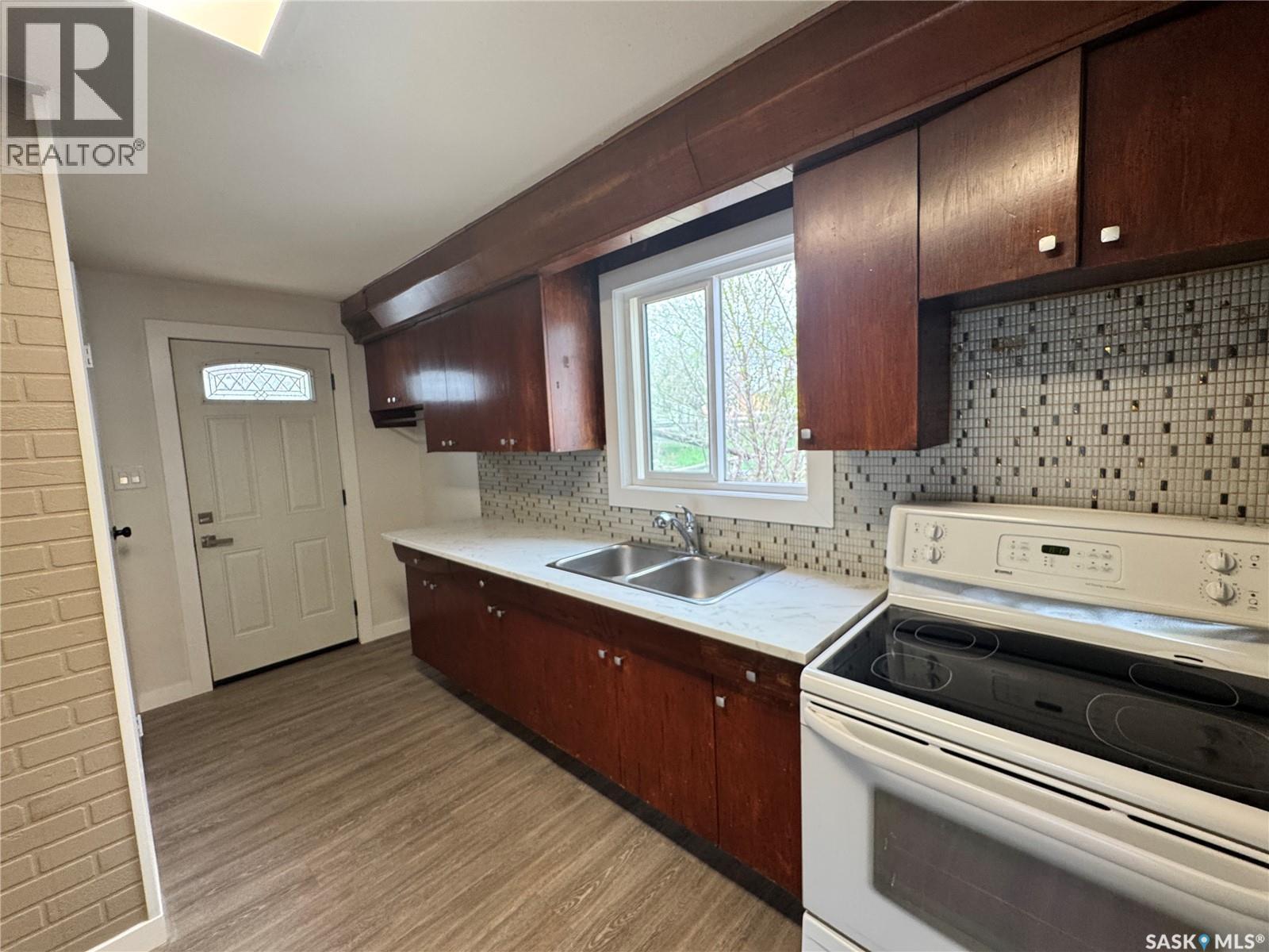 127 2nd AVENUE W - 6