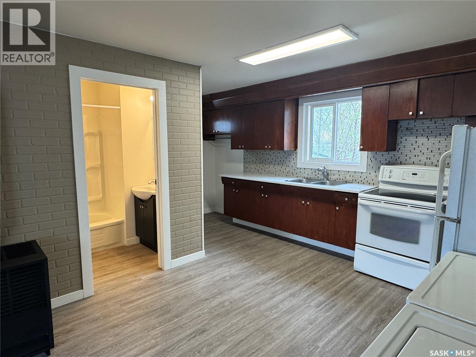 127 2nd AVENUE W - 7