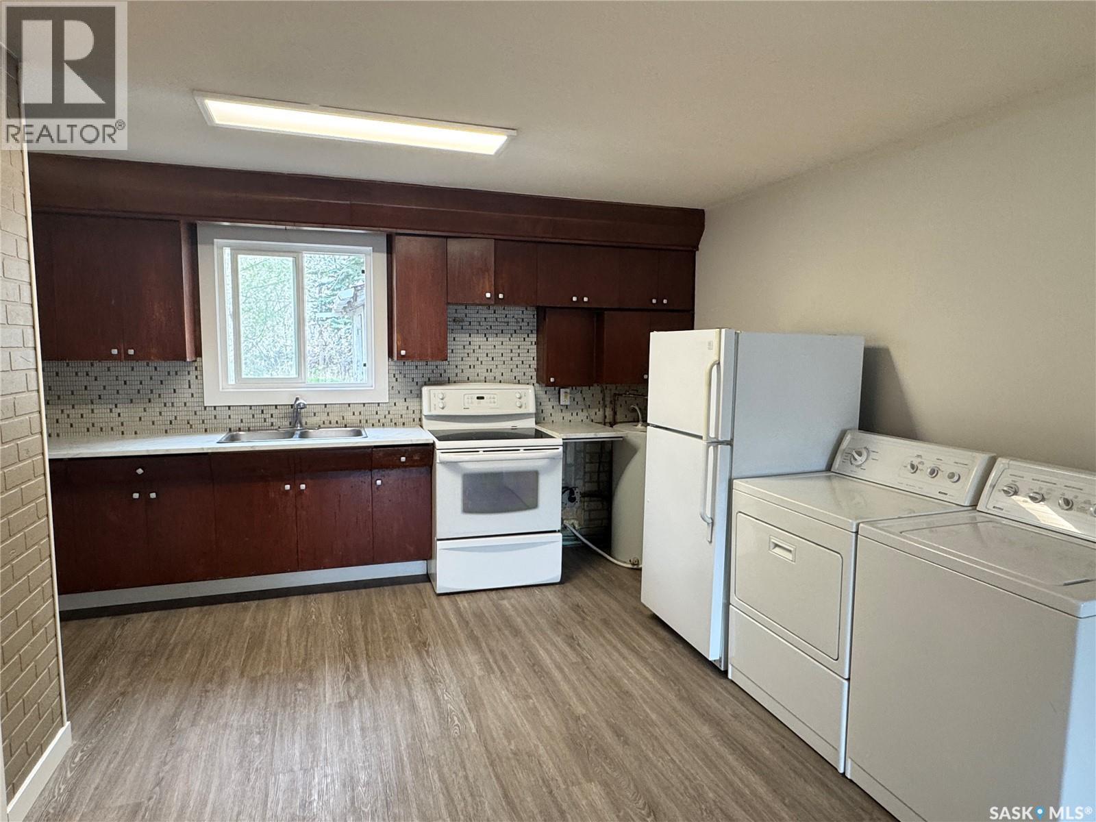 127 2nd AVENUE W - 8