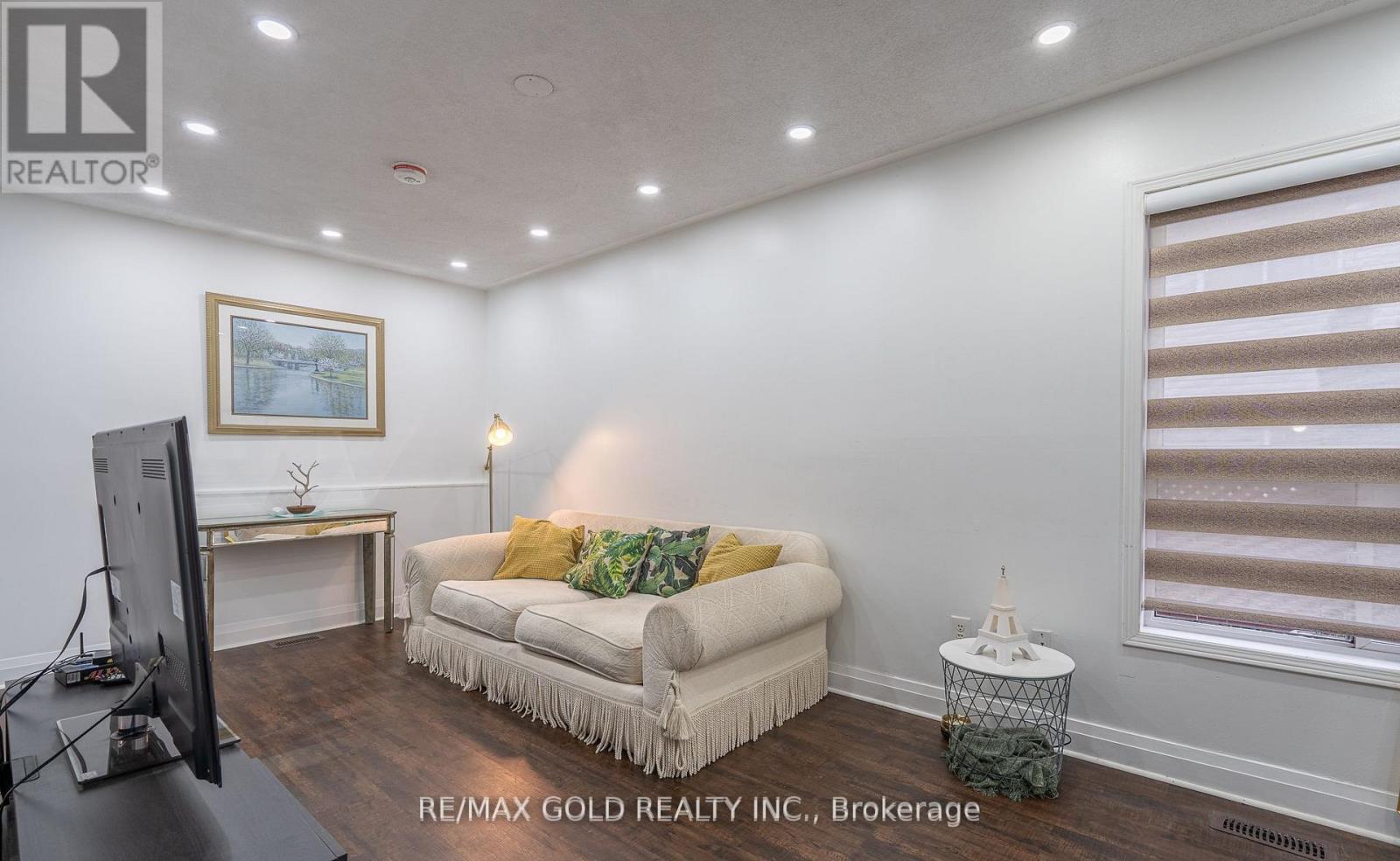102 BUNCHBERRY WAY - 11