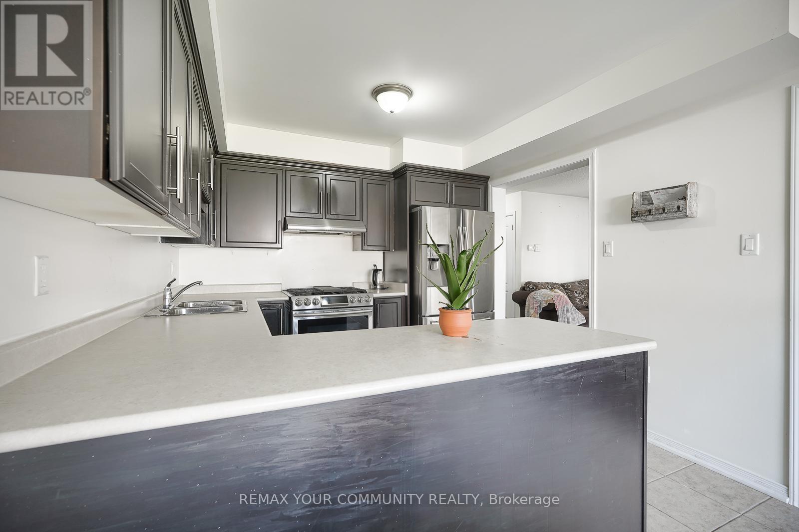 66 HERITAGE STREET - 10