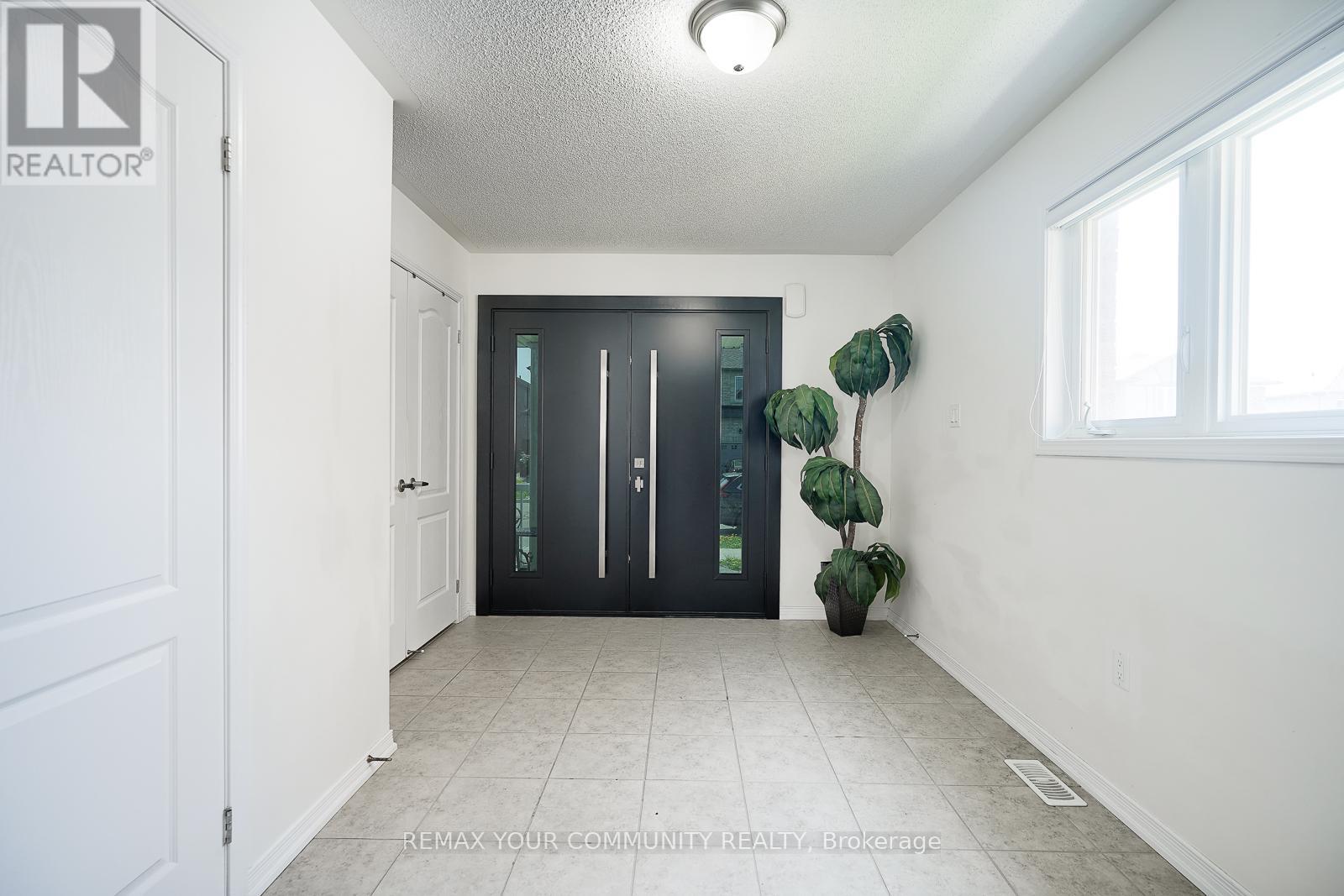 66 HERITAGE STREET - 4