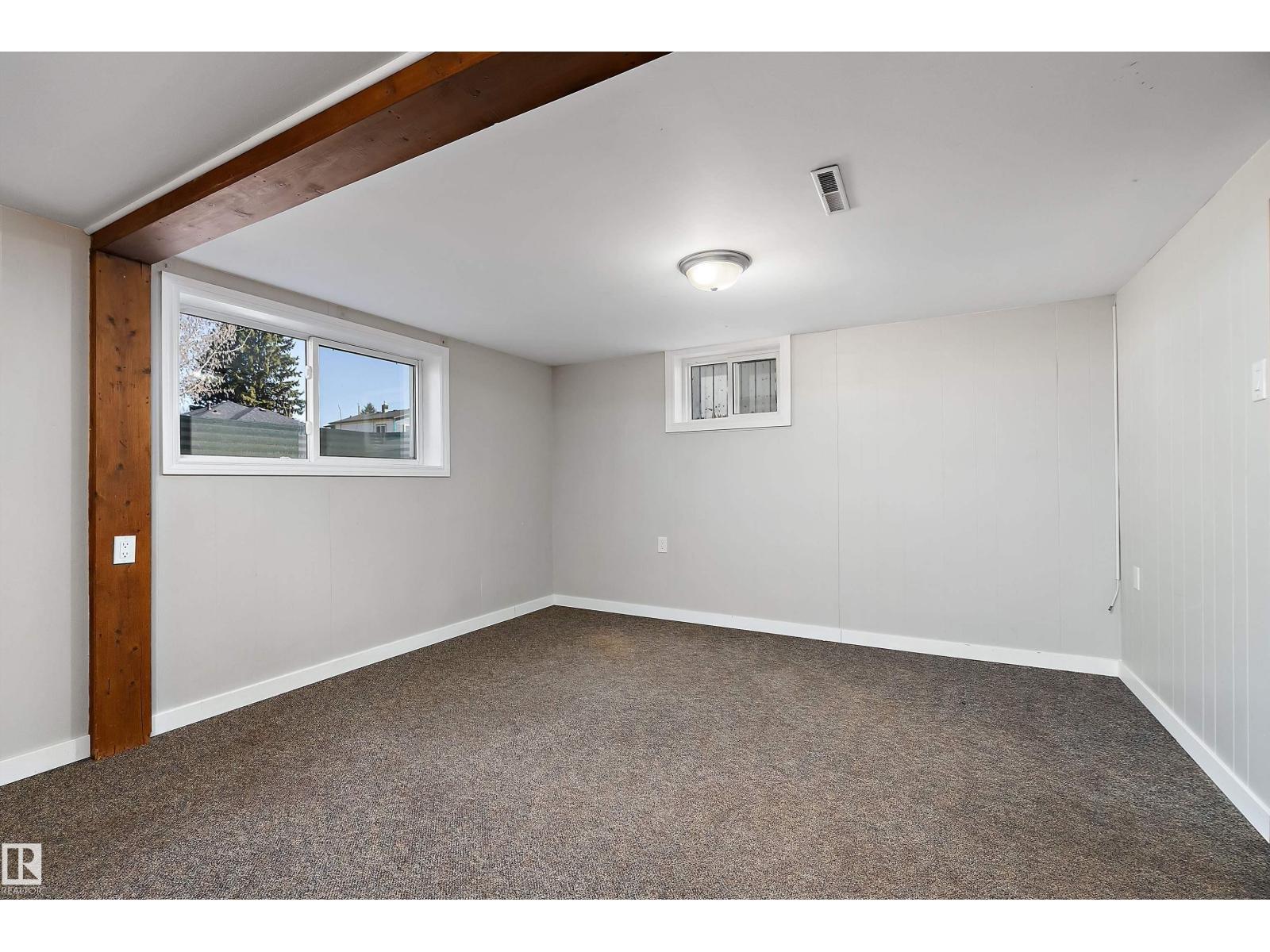 9747 66 AV NW - 25