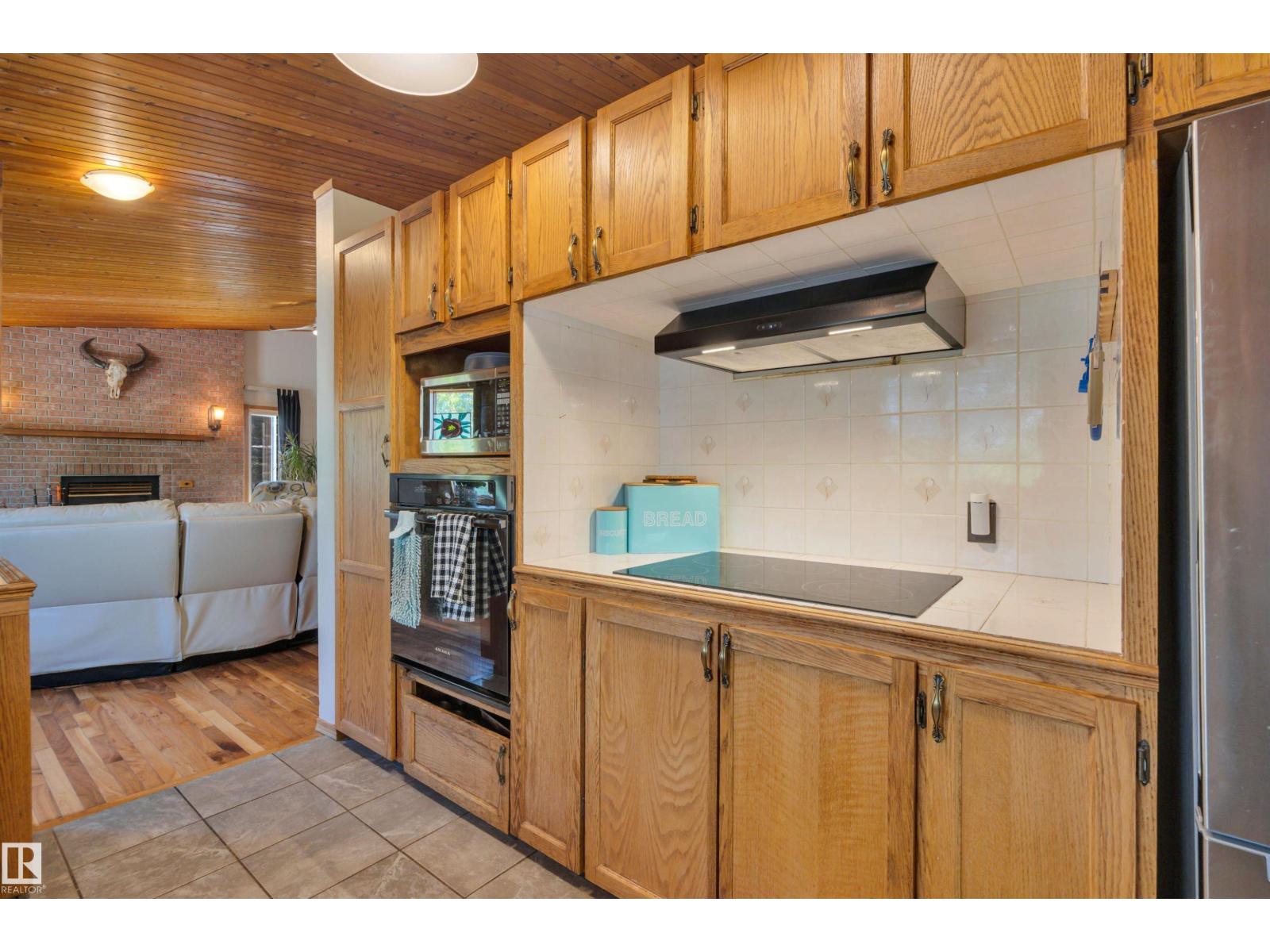 #86 53303 RGE ROAD 20 - 14