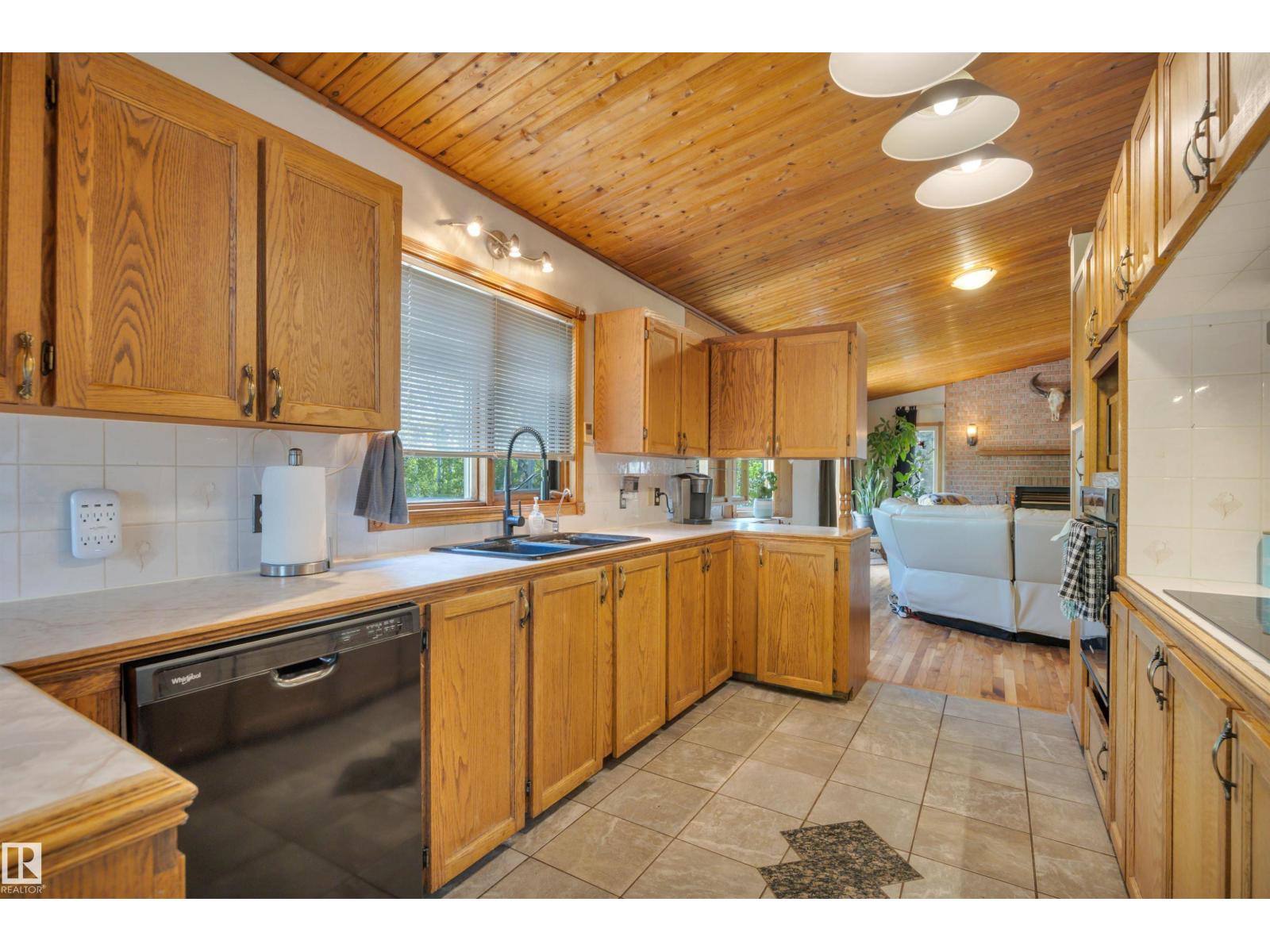 #86 53303 RGE ROAD 20 - 16
