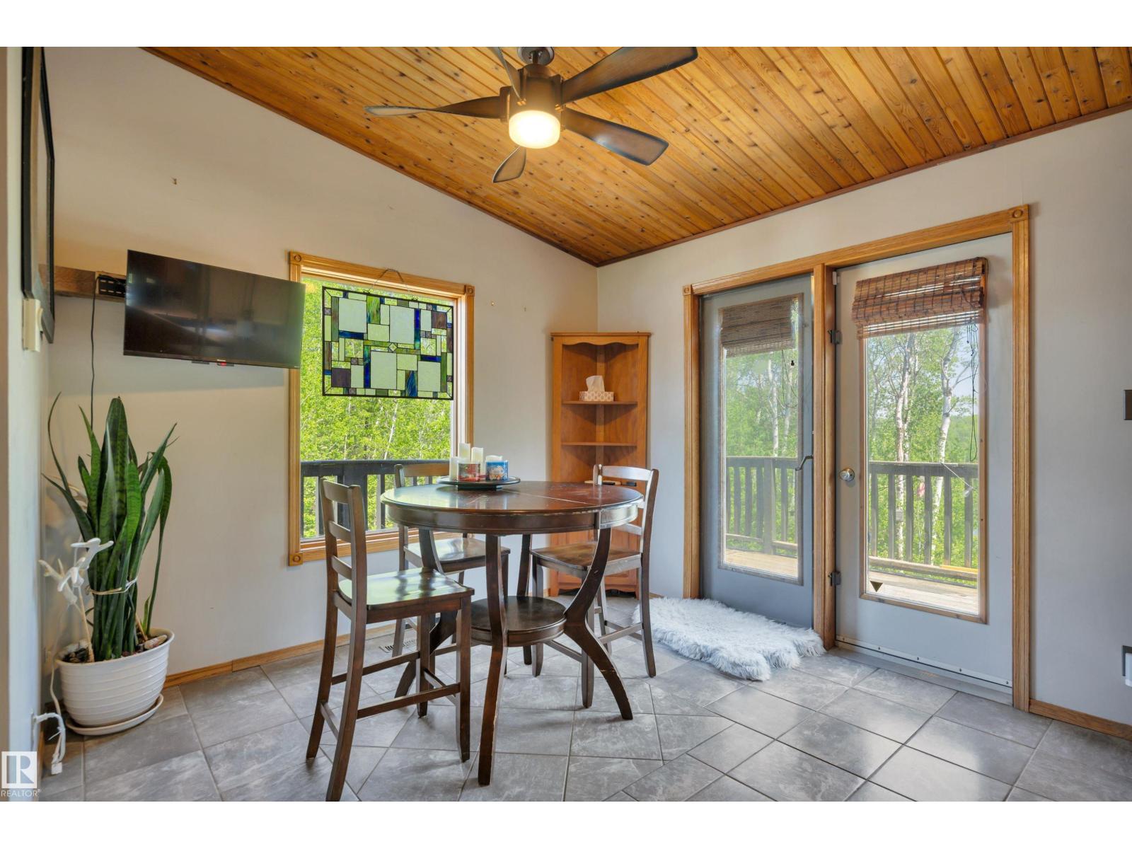 #86 53303 RGE ROAD 20 - 18