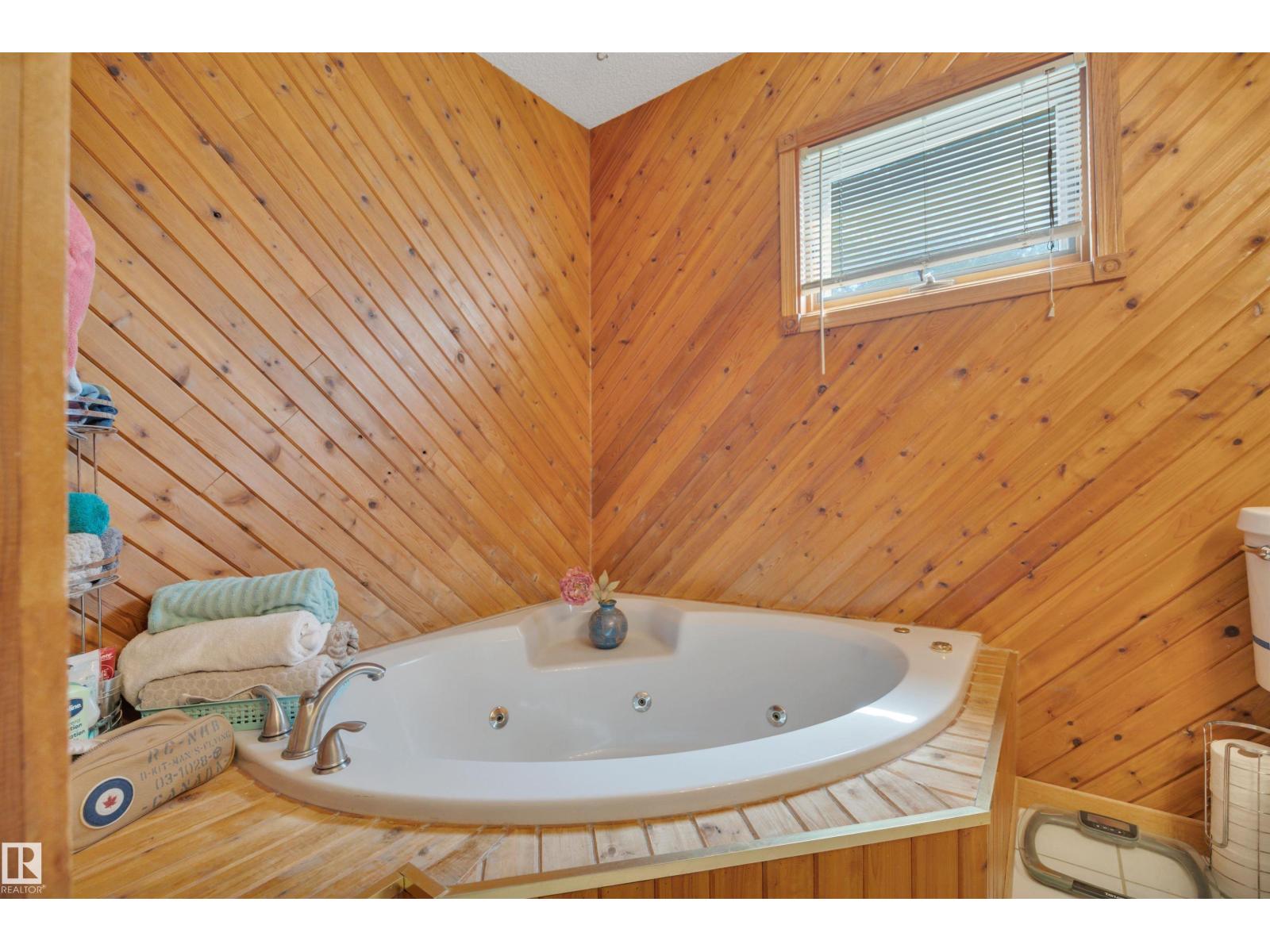 #86 53303 RGE ROAD 20 - 29