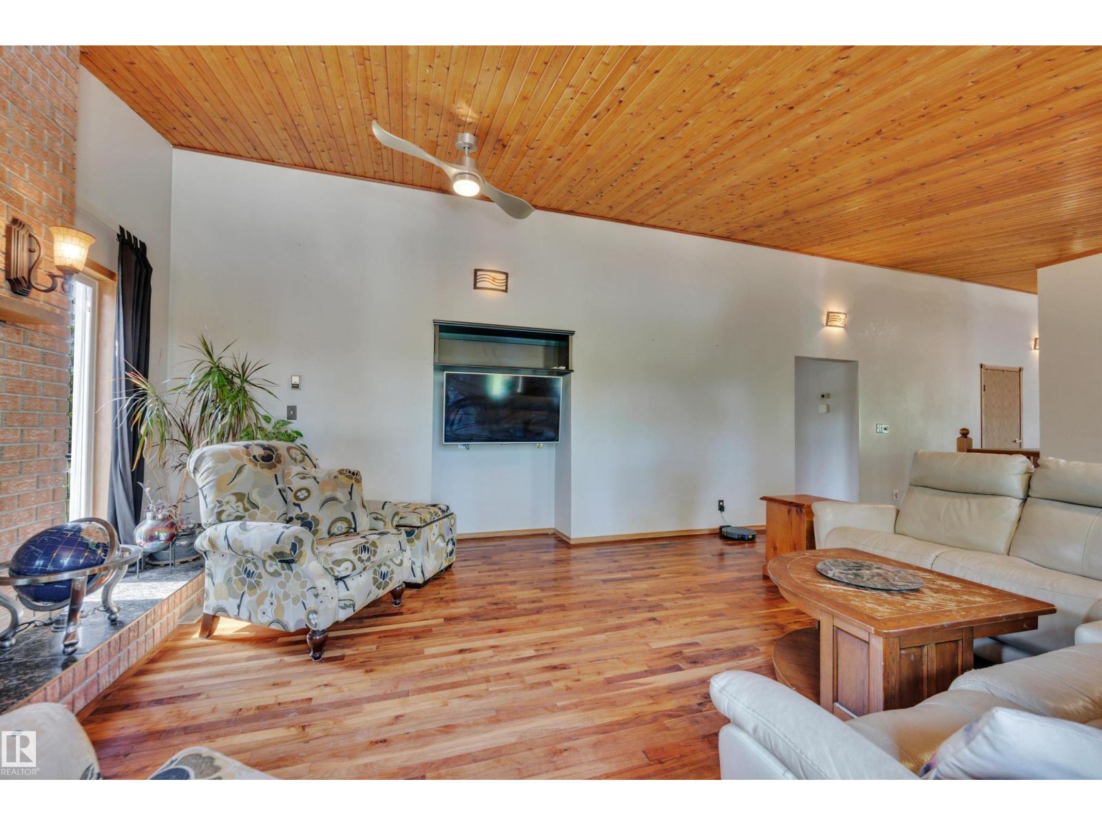 #86 53303 RGE ROAD 20 - 9