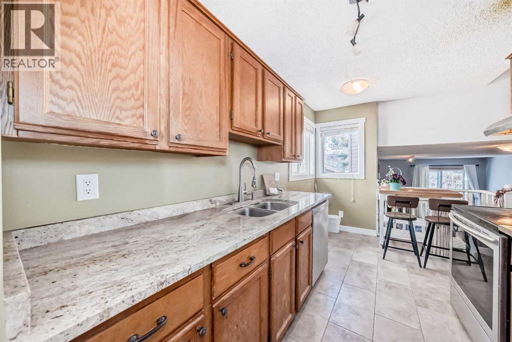 216 Hawkwood Boulevard NW - 14