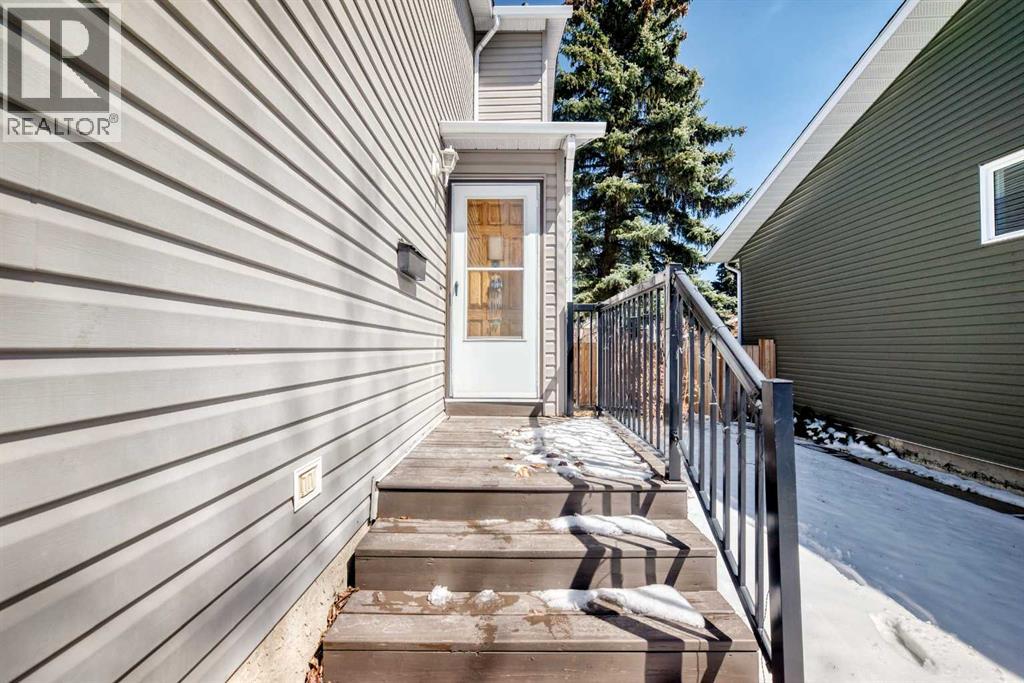 216 Hawkwood Boulevard NW - Image 3