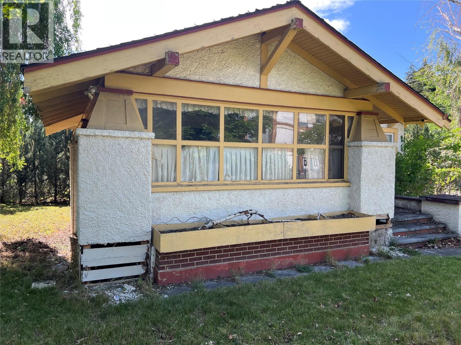 601 Winnipeg Street - 4