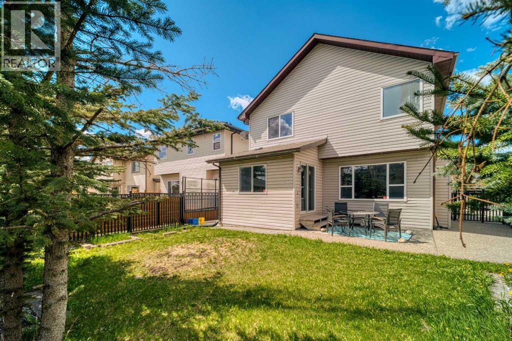 100 Royal Birch Crescent NW - 44