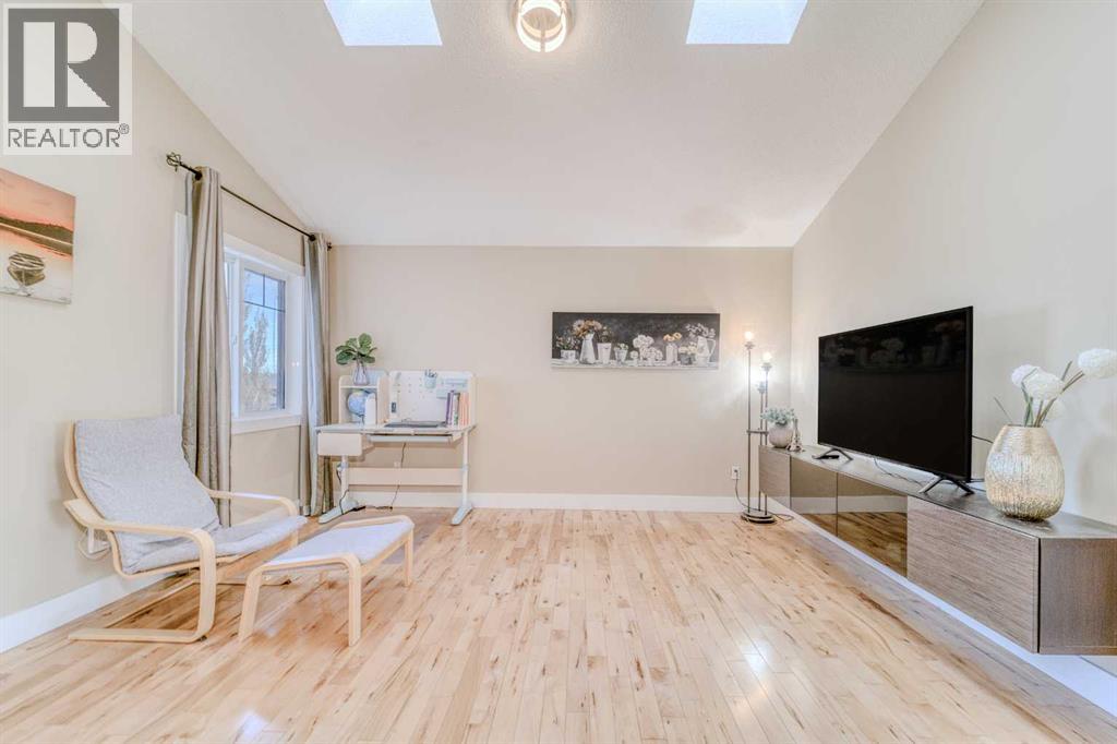 100 Royal Birch Crescent NW - 24
