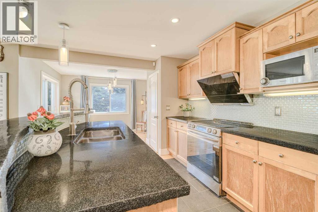 100 Royal Birch Crescent NW - 15