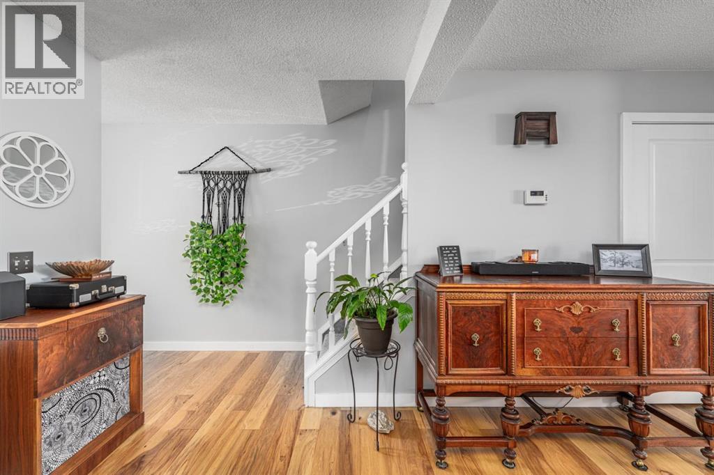 105 Bedford Manor NE - 4
