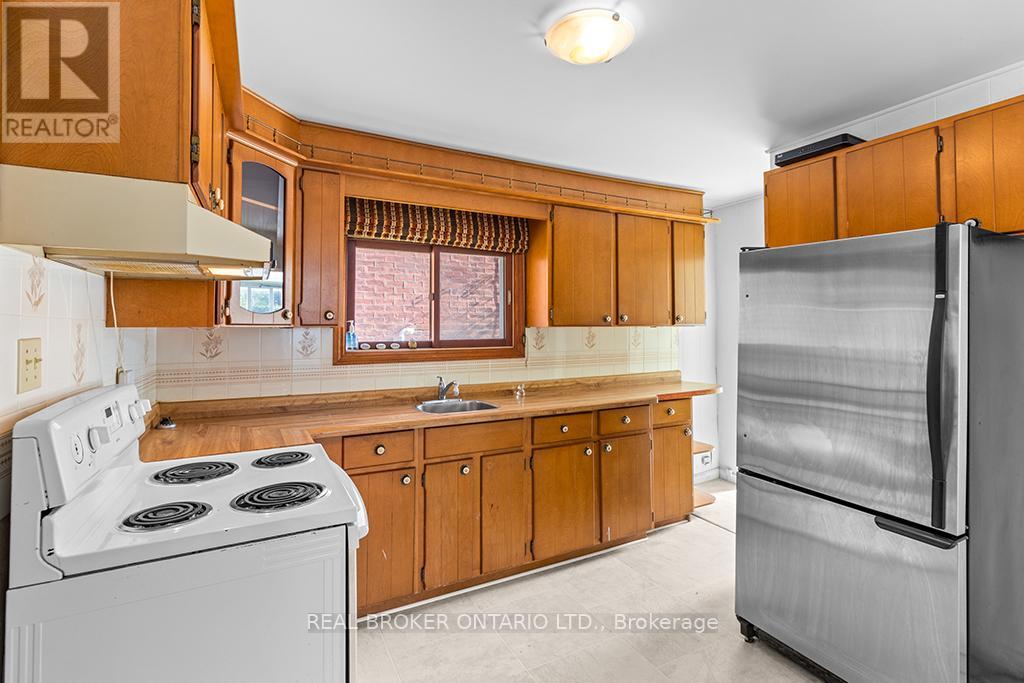 1323 2ND AVENUE W - 12