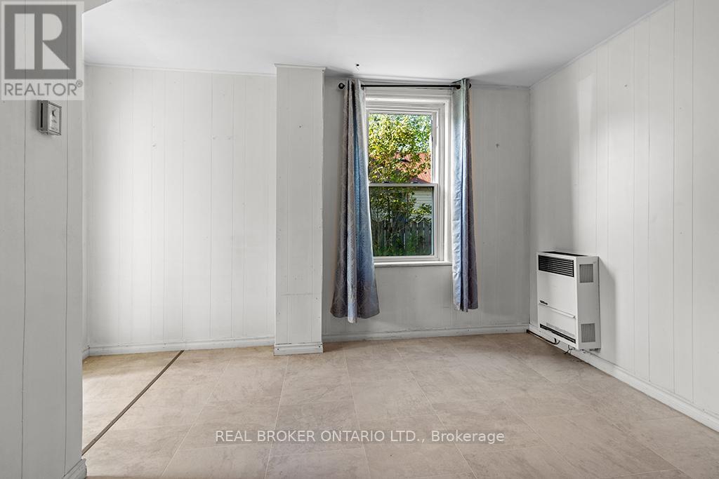 1323 2ND AVENUE W - 15