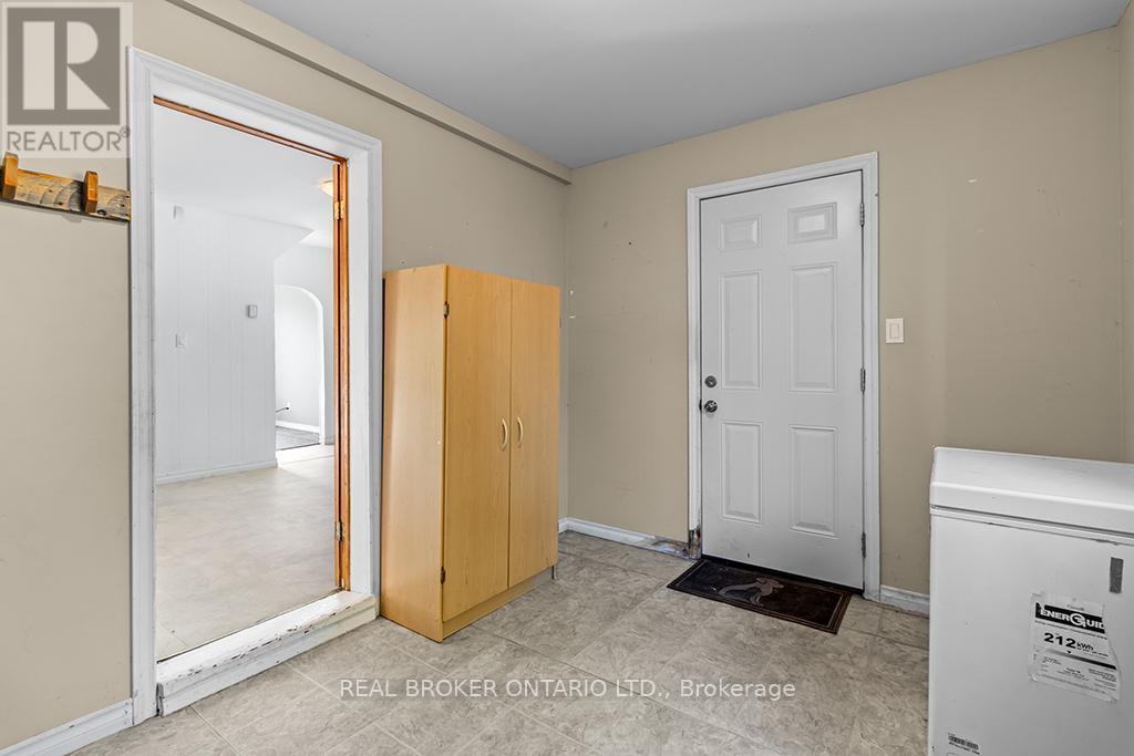 1323 2ND AVENUE W - 19