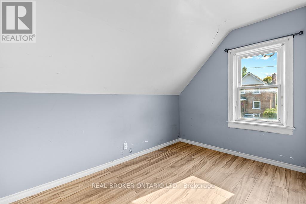1323 2ND AVENUE W - 24