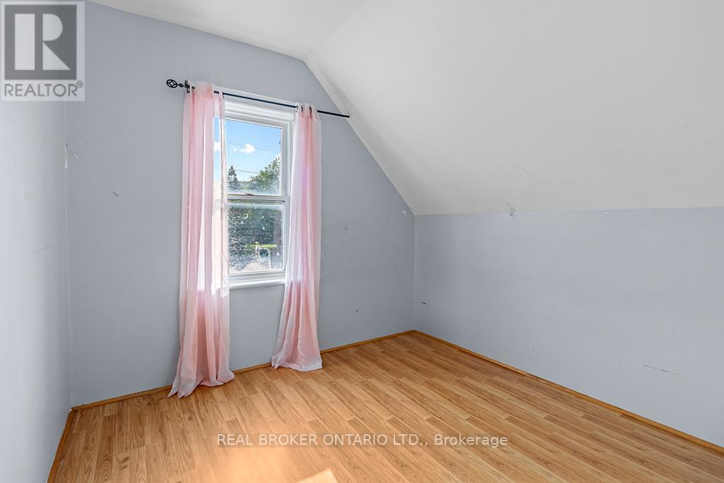 1323 2ND AVENUE W - 26
