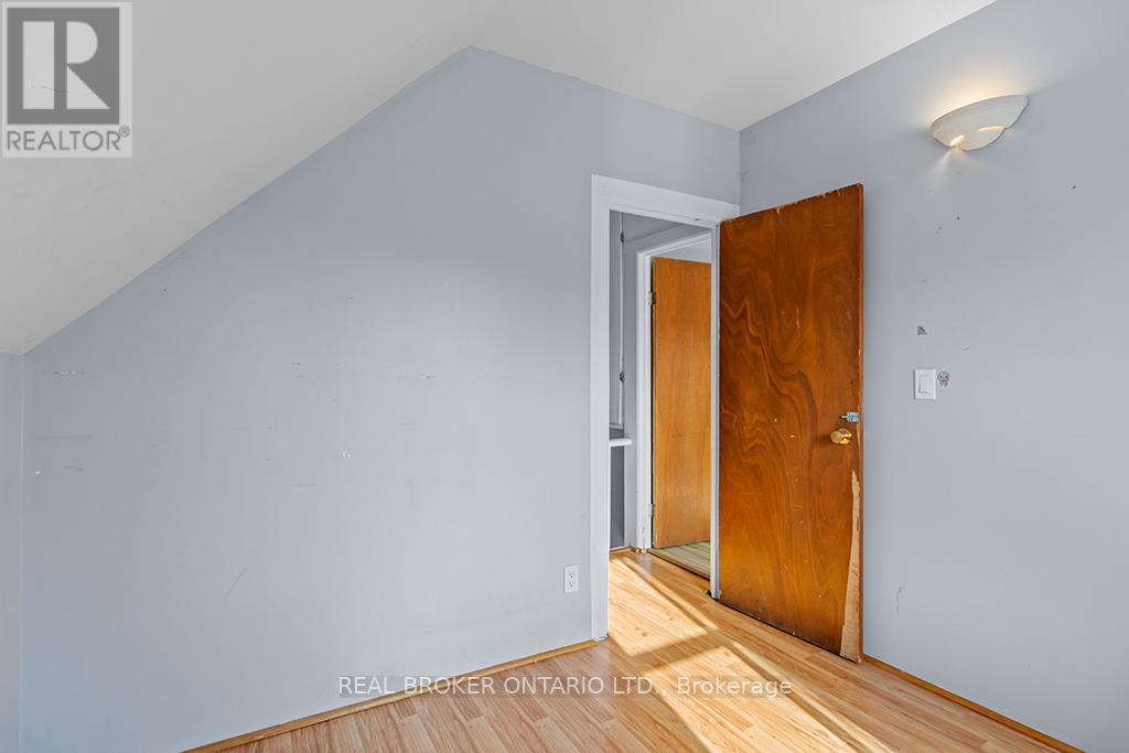 1323 2ND AVENUE W - 27