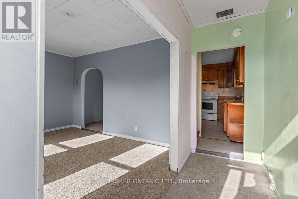 1323 2ND AVENUE W - 8