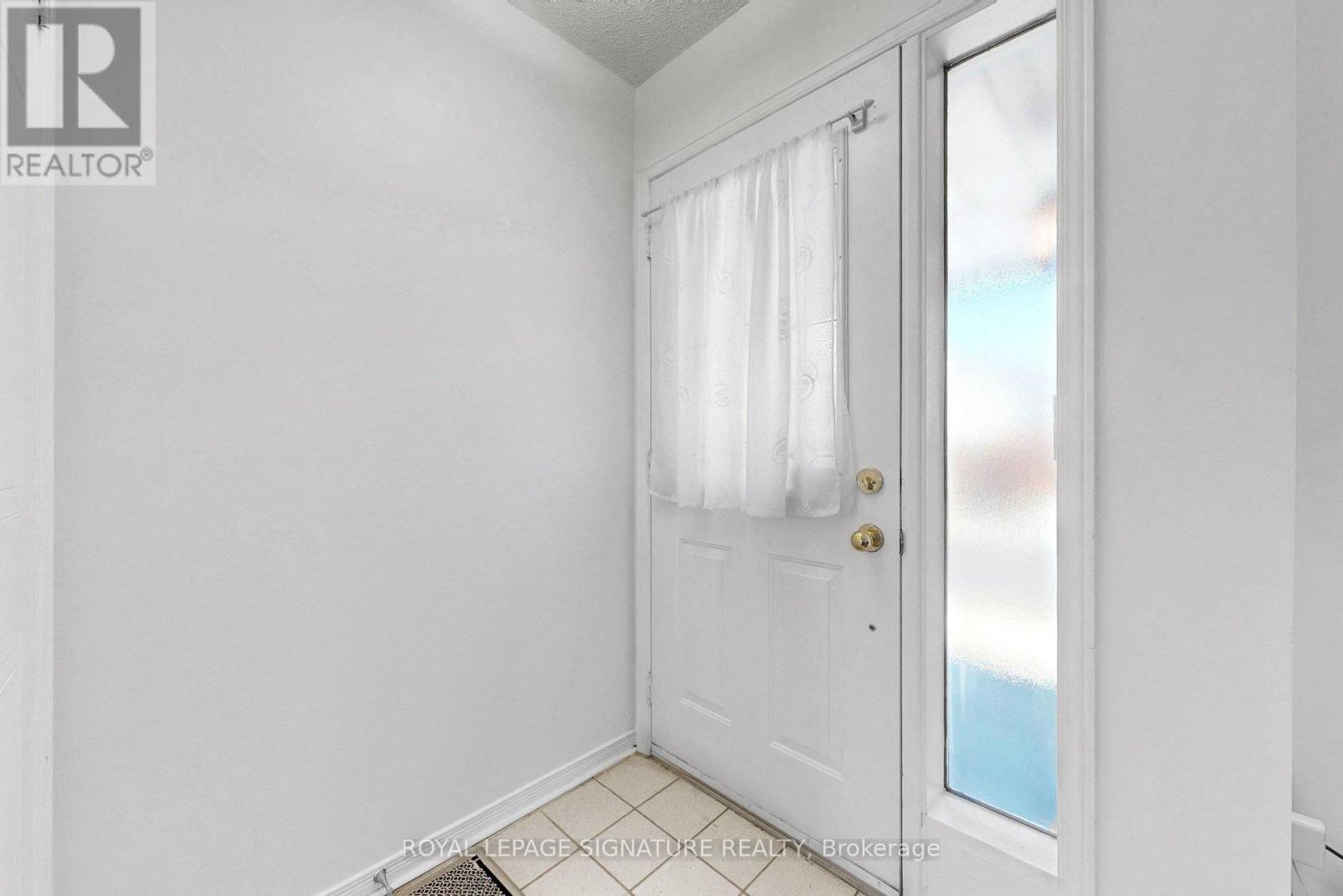 75 DONCASTER AVENUE - 45