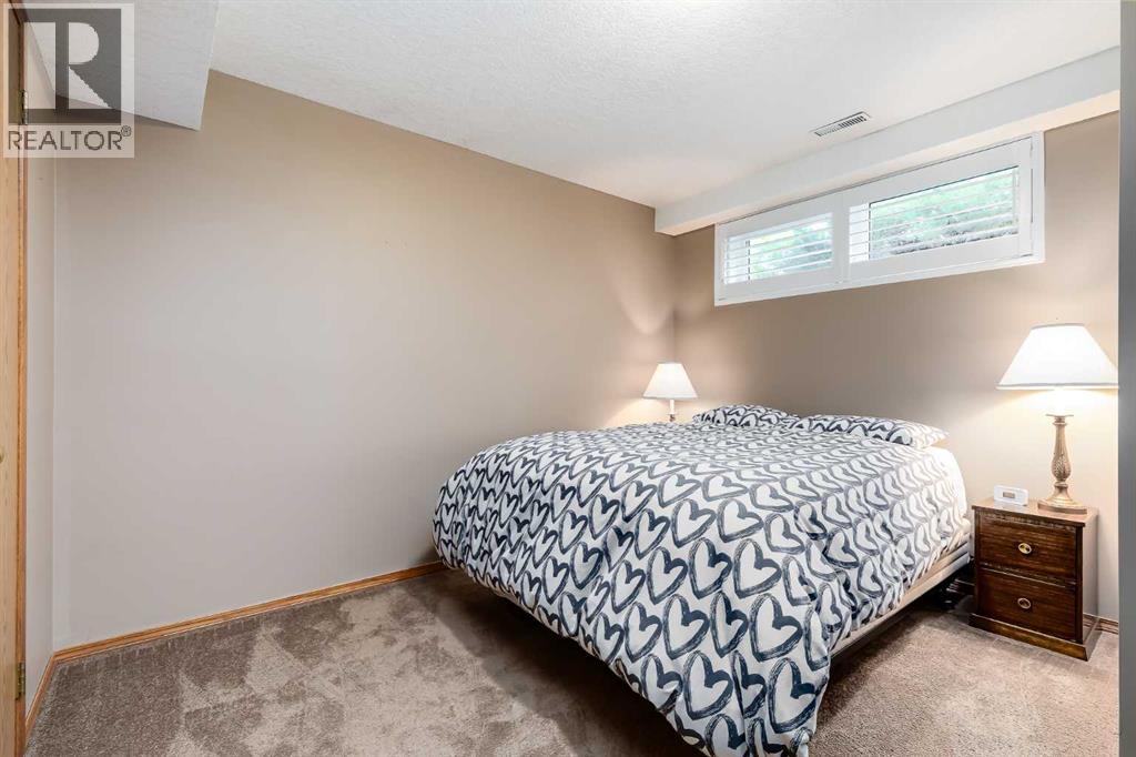 8 Mt Cascade Close SE - 26