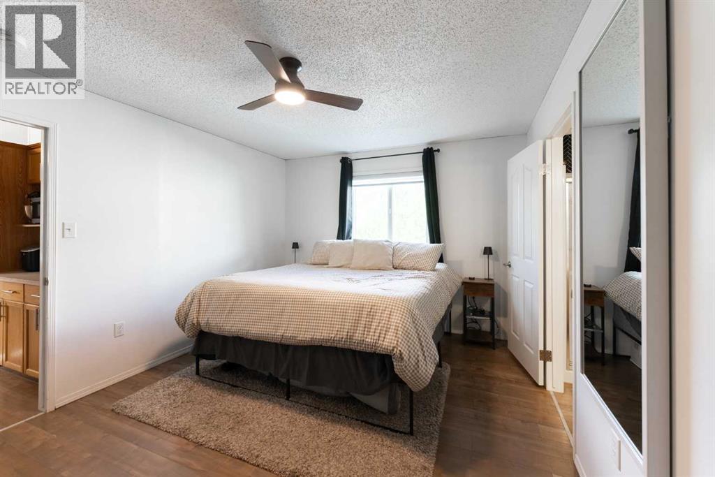 22408 27 Avenue - 11