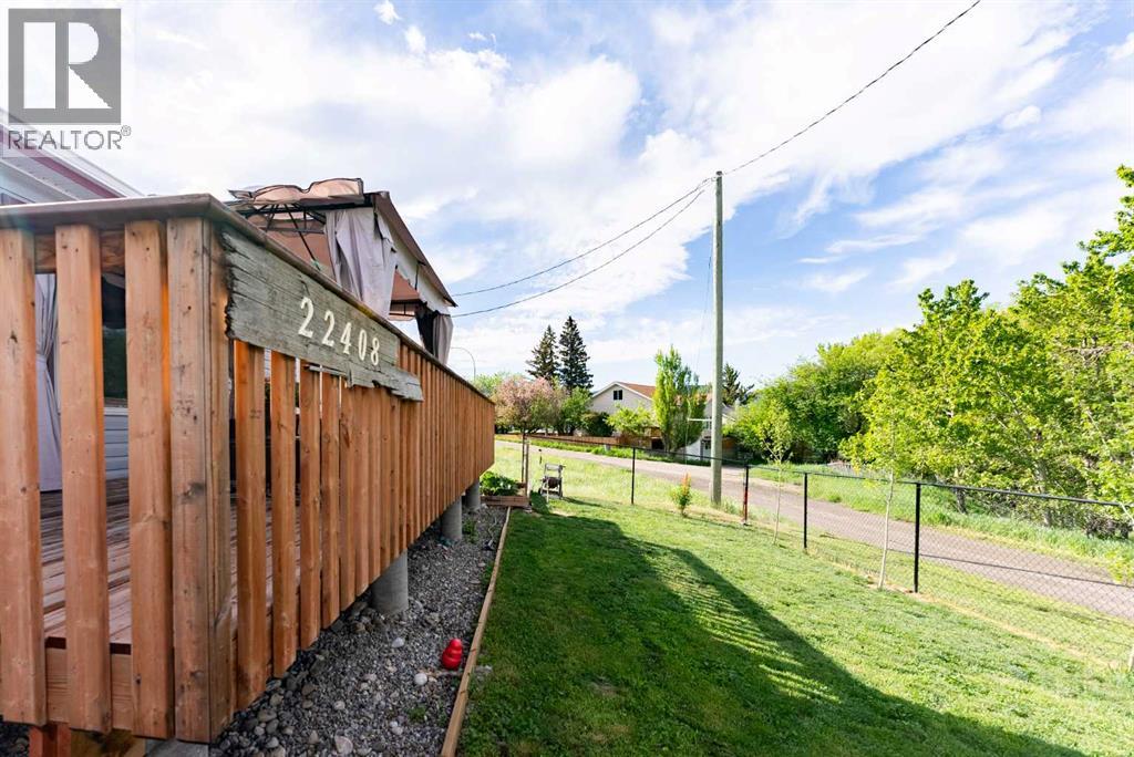 22408 27 Avenue - 22
