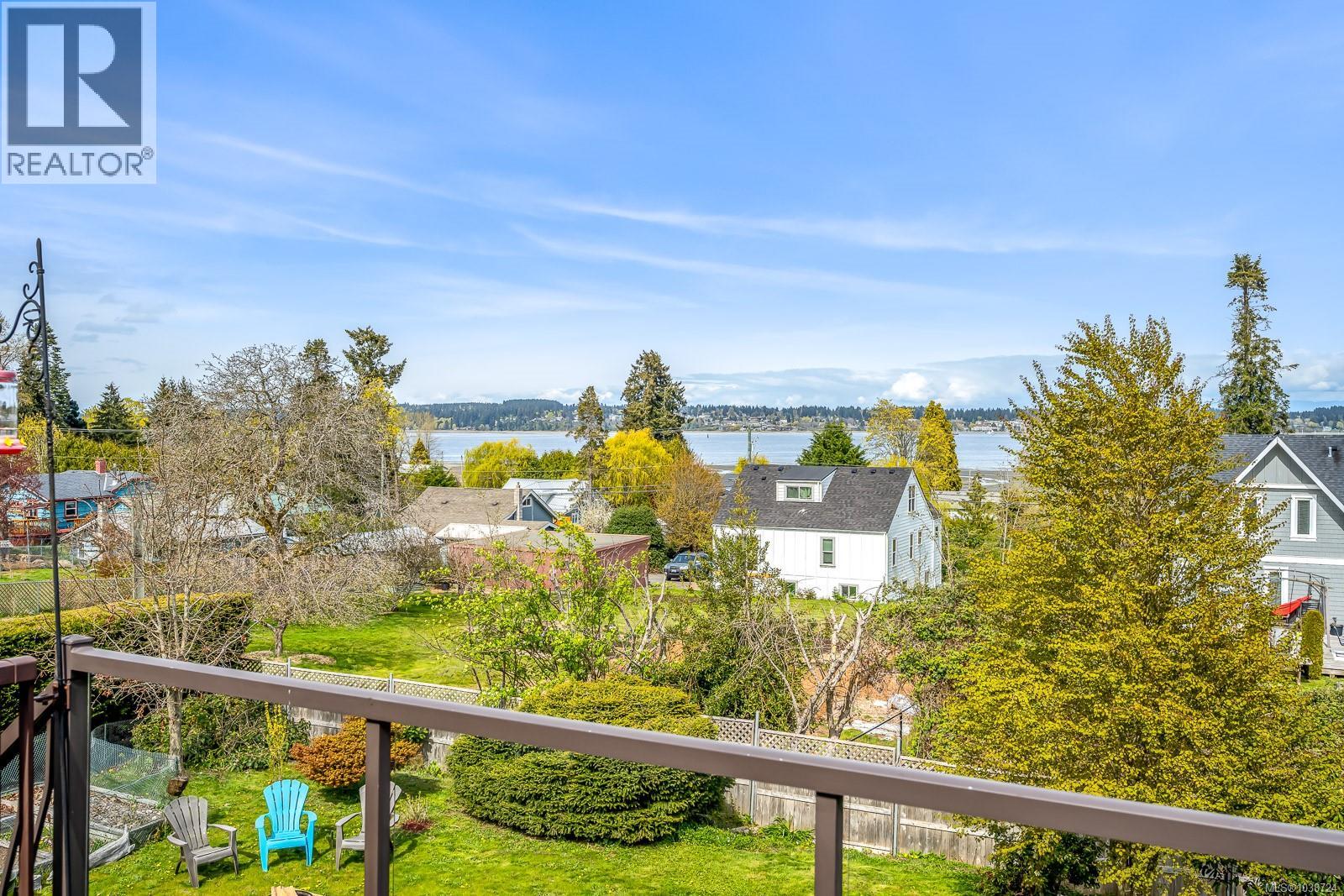 3834 Laurel Dr - 3