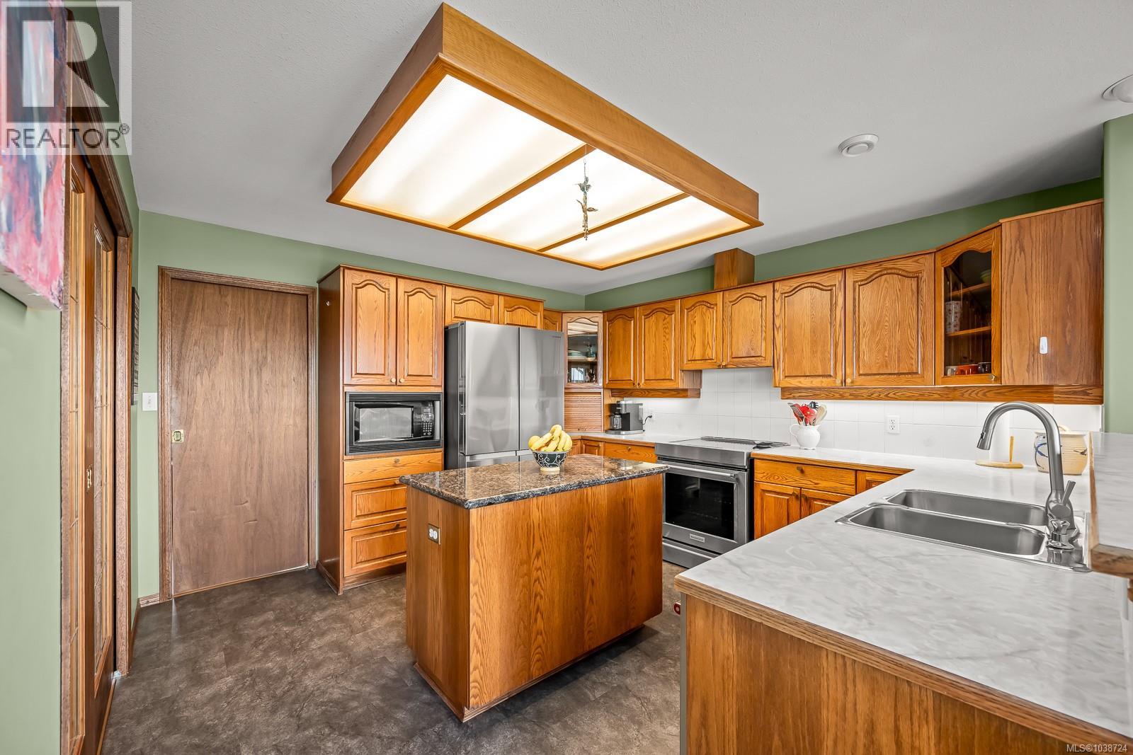 3834 Laurel Dr - 33