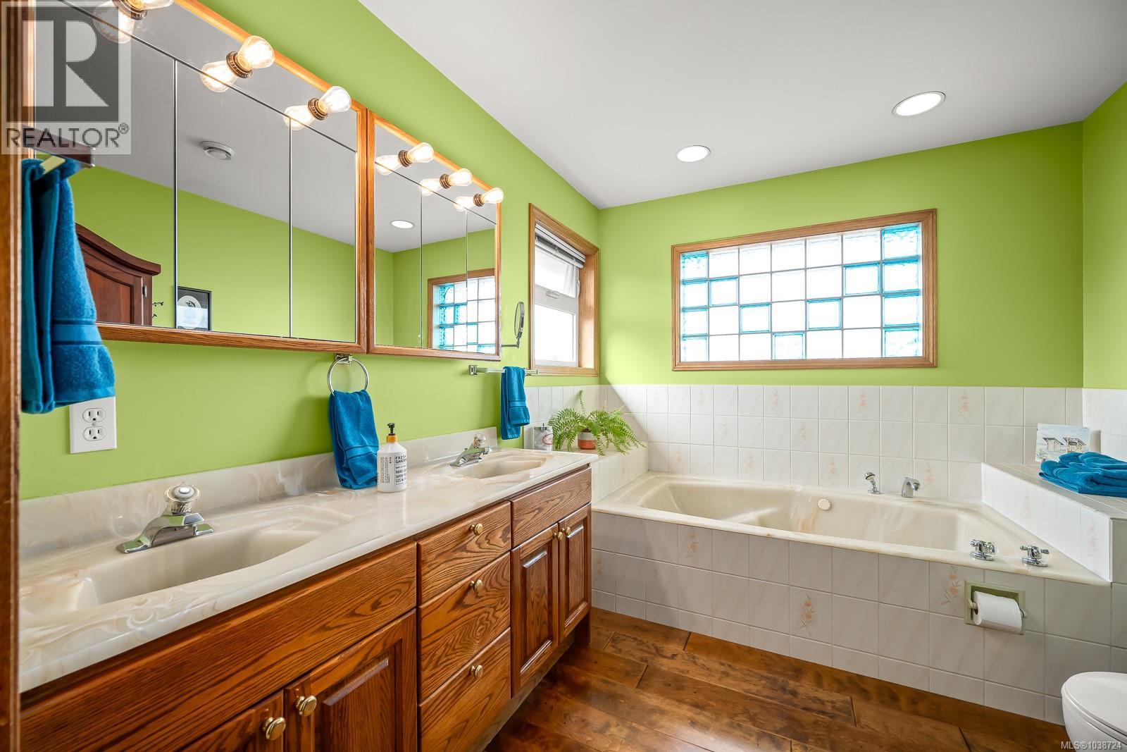 3834 Laurel Dr - 59
