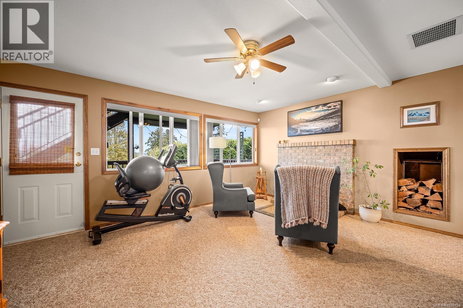 3834 Laurel Dr - 68